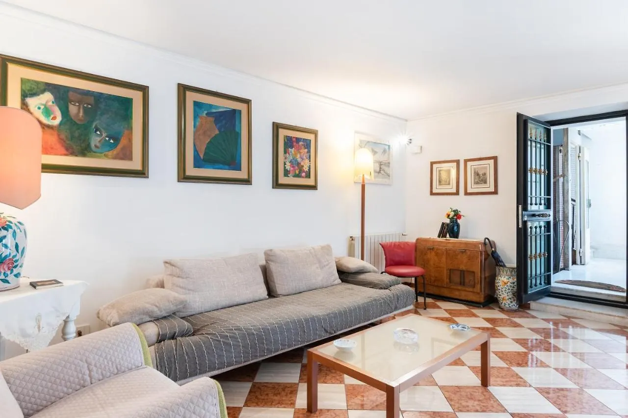Via Etnea Cozy Apartment With Balcony Catania 0*,  Italy
