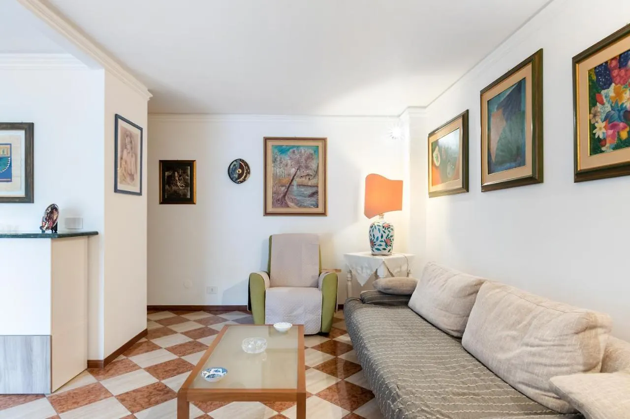 Via Etnea Cozy Apartment With Balcony Catania